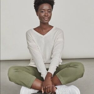 Elizabeth & James Oversized V Neck Sweater EUC